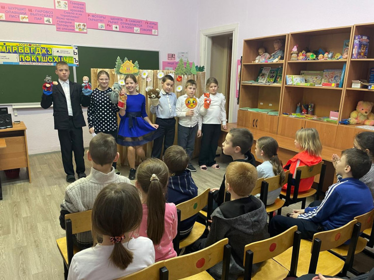 Театральная студия «Фантазия» представила кукольную сказку «Колобок».