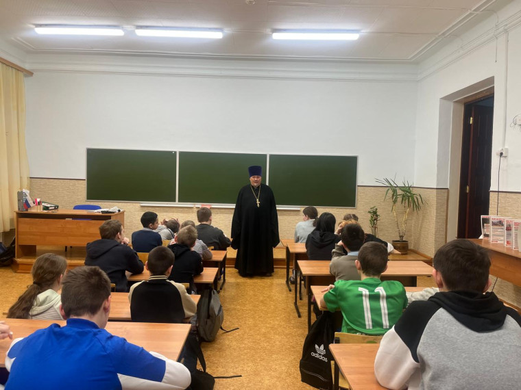 Настоятель Никольского храма о. Сергий Медведев. Нравственные диалоги с детьми..